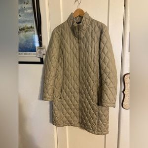 Lands’ End quilted coat. Women’s L